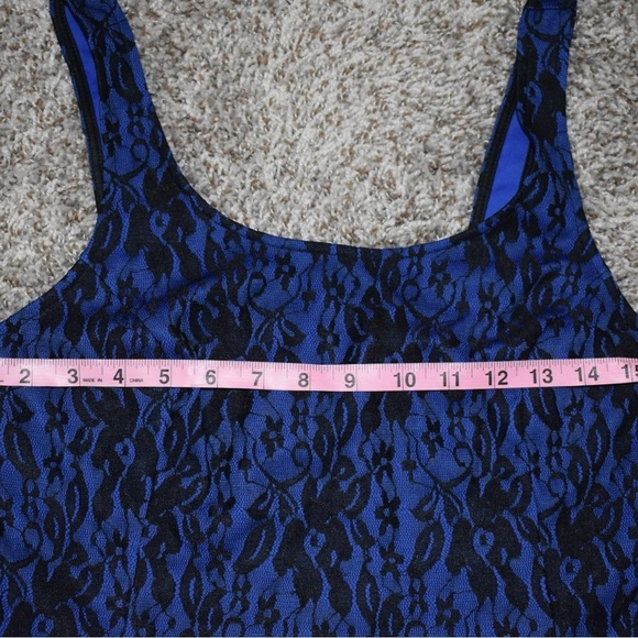 Express Lace Peplum Top size M - Picture 5 of 8